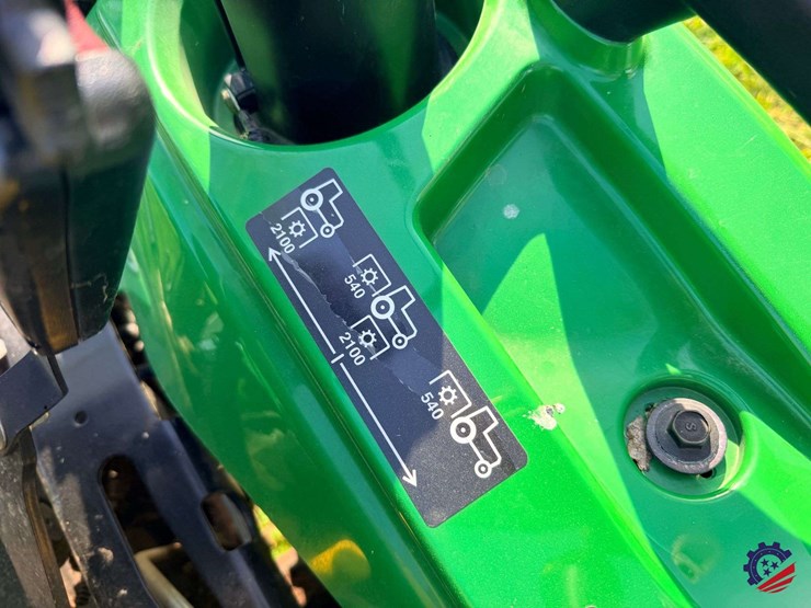 2025-john-deere-1023e-image-48