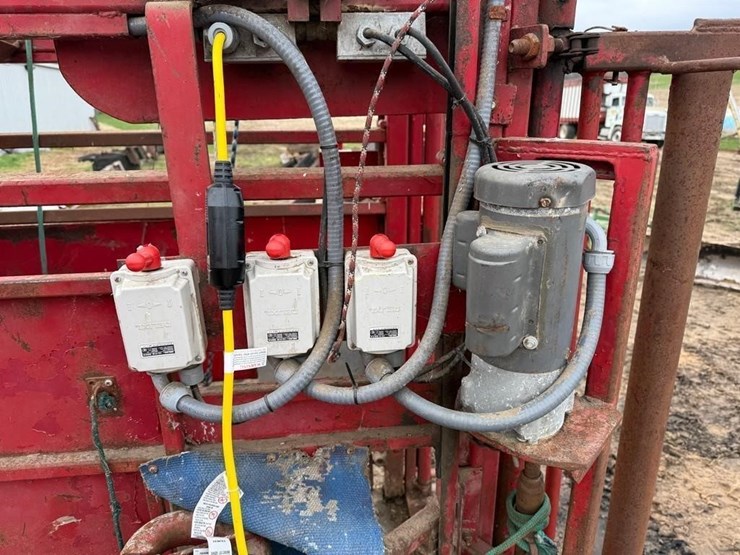 cattle-hoof-trimmer-image-8