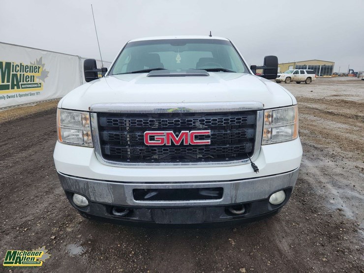 2011-gmc-sierra-2500hd-image-8