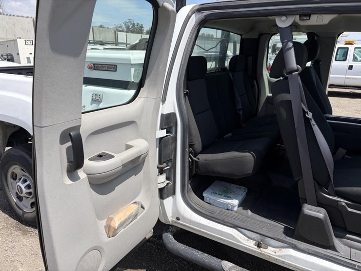 2012-gmc-sierra-2500-image-11