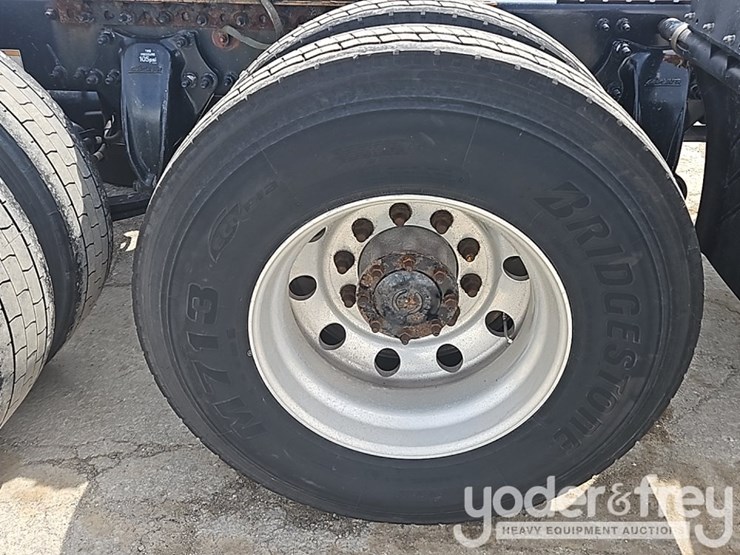 2019-freightliner-cascadia-125-image-20