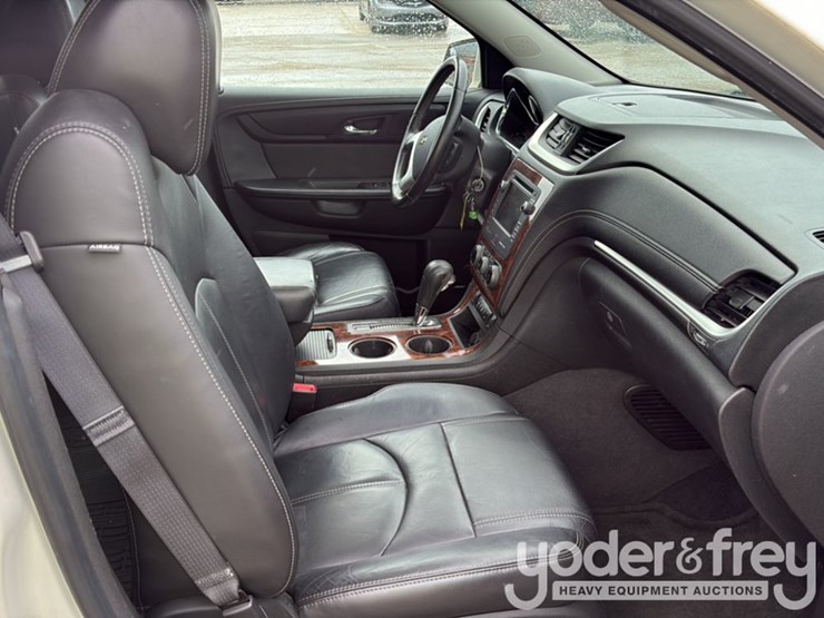 2013-chevrolet-traverse-image-23