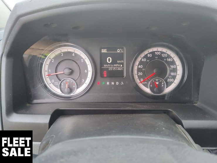 2018-dodge-2500-image-19