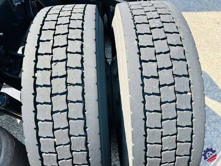 2024-international-lt62f-t/a-truck-tractor-image-16