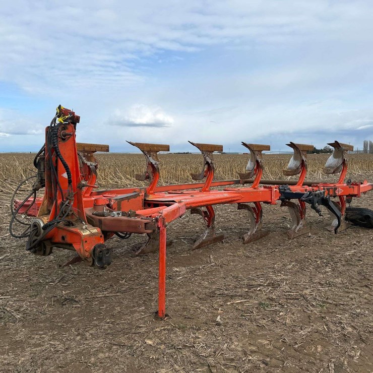 Kuhn Multi-Master 100DL 6 Bottom Plow