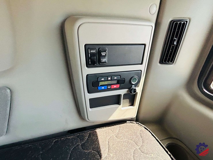 2024-international-lt62f-t/a-truck-tractor-image-95