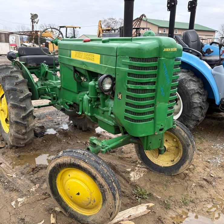 JOHN DEERE M