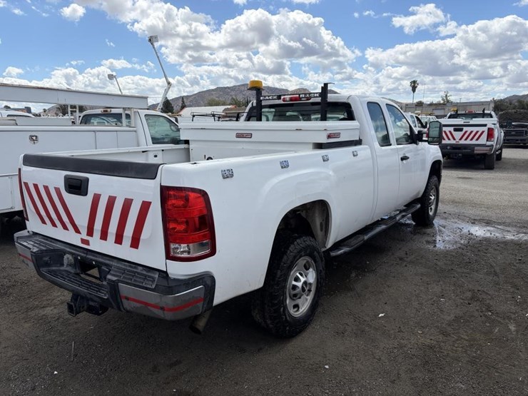 2012-gmc-sierra-2500-image-3