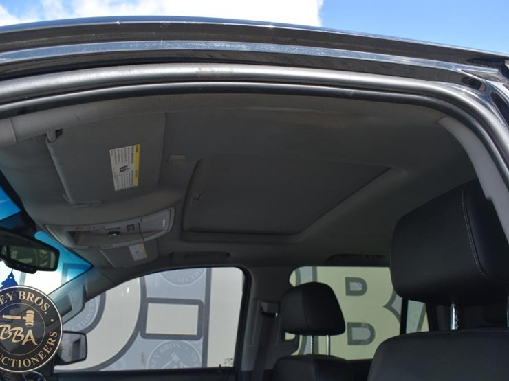 2015-chevrolet-tahoe-ltz-image-18