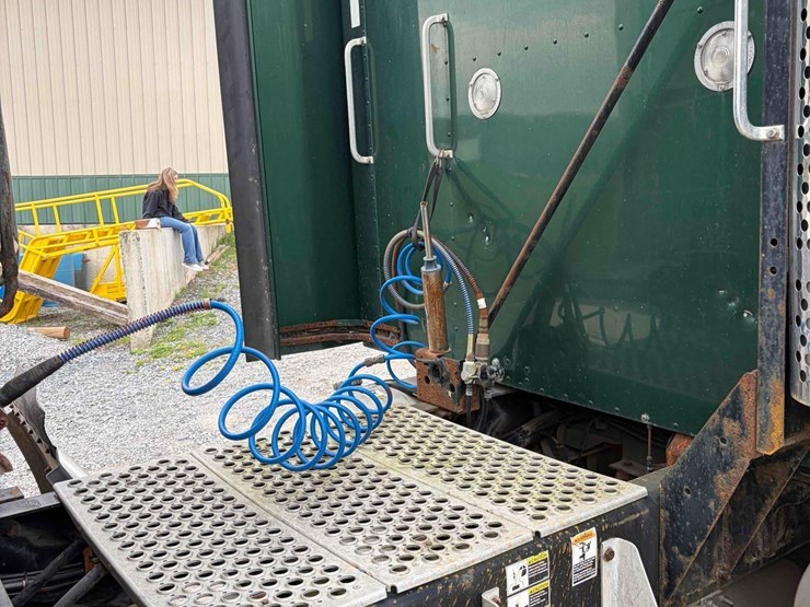 2001-kenworth-t800-image-4