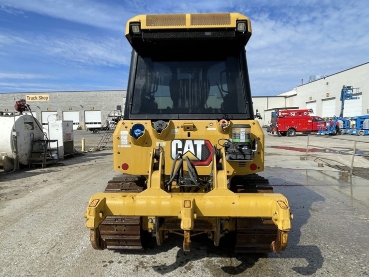 2021-caterpillar-d2-image-4