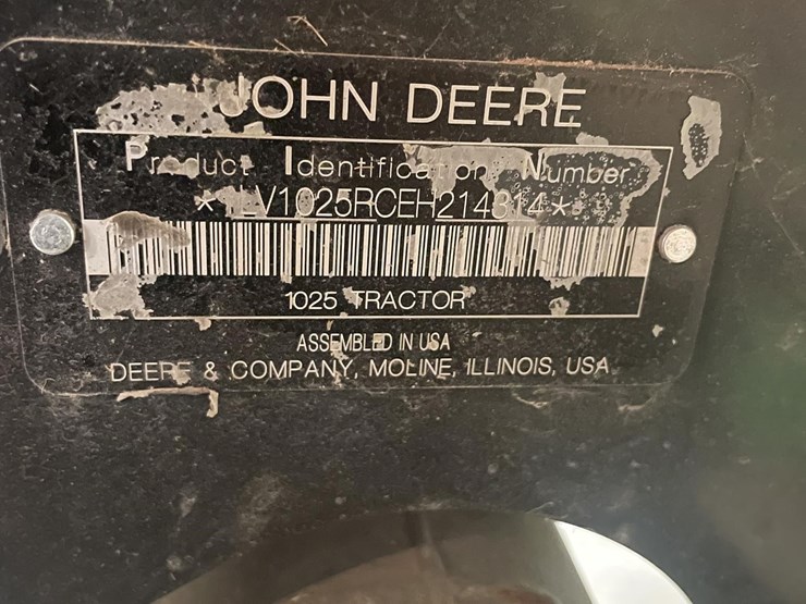 2017-john-deere-1025r-image-10