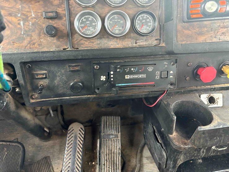 1998-kenworth-t800-image-22