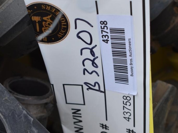 john-deere-32-image-6