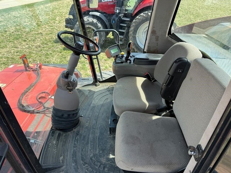 2015-case-ih-wd2504-image-24