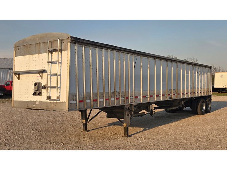 2023-cornhusker-hopper-bottom-image-2