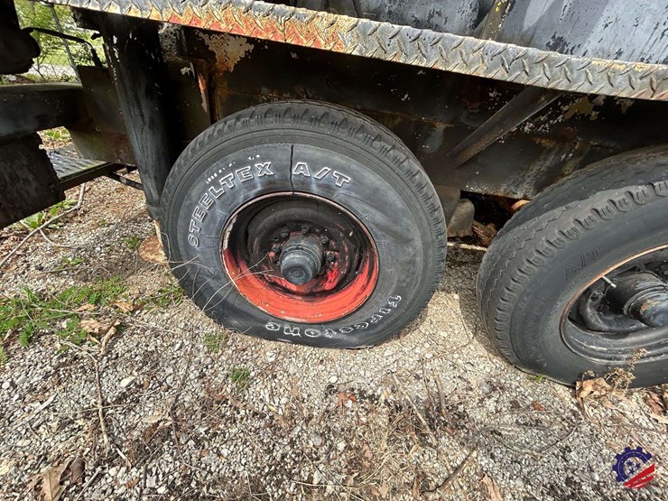 fuel-&-lube-truck-image-8