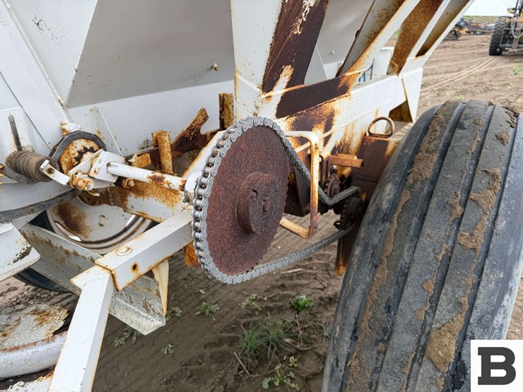 willmar-high-lander-fertilizer-spreader-image-25