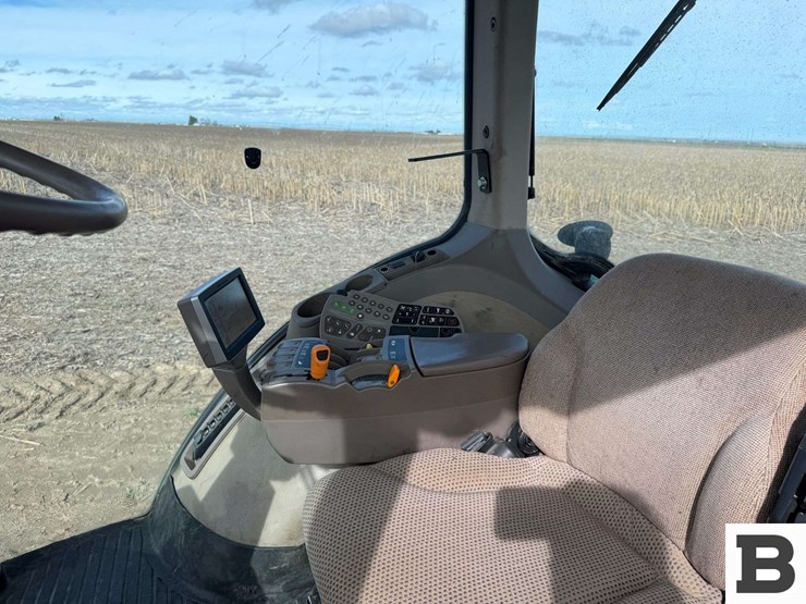 2014-john-deere-8295r-image-70