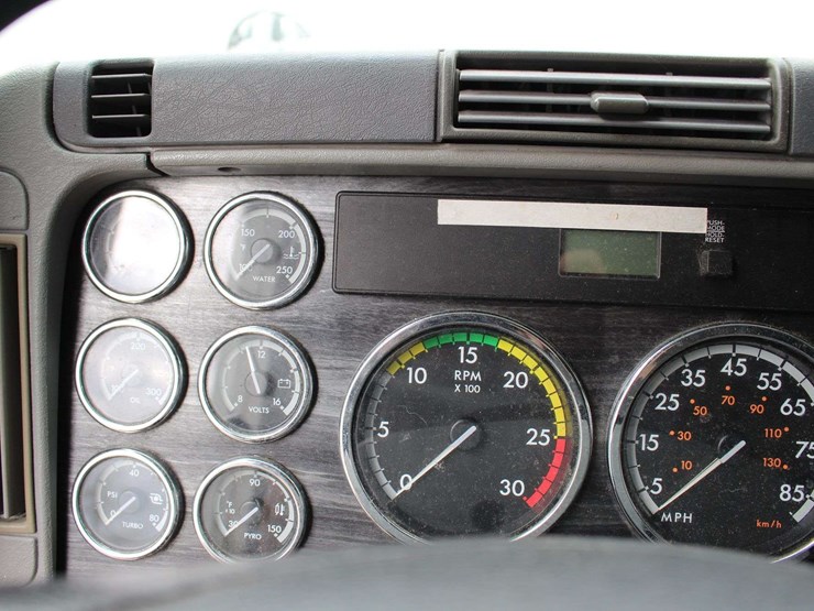 2015-freightliner-columbia-tractor-glider-2015-freightliner-columbia-3alxa7005fdgh5950-mileage:-image-37