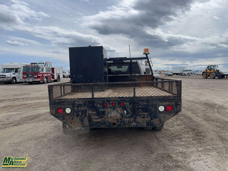 2015-dodge-3500-image-4