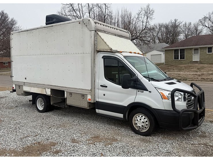2019-ford-transit-image-1