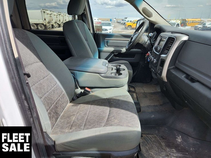 2015-ram-3500-slt-image-17