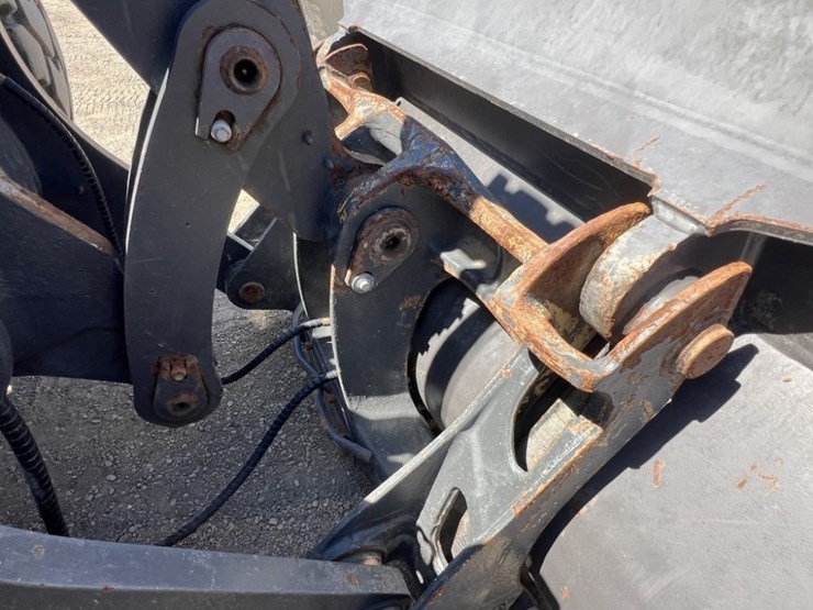 2023-volvo-l70h-wheel-loader-image-13