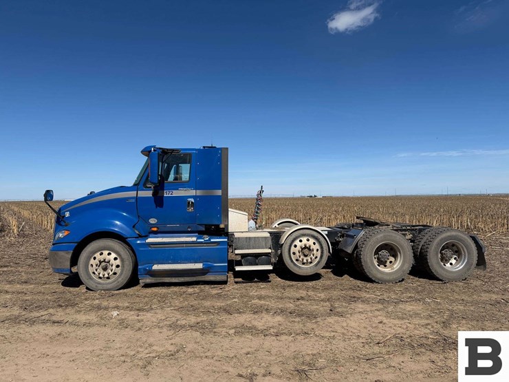 2013-international-prostar-image-3