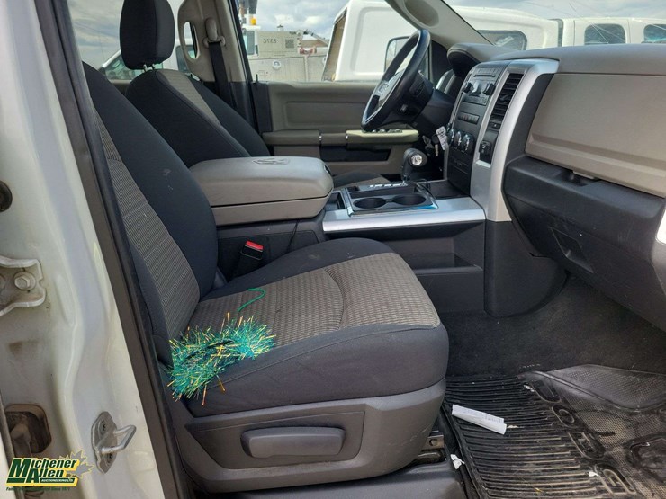 2010-dodge-ram-1500-image-25