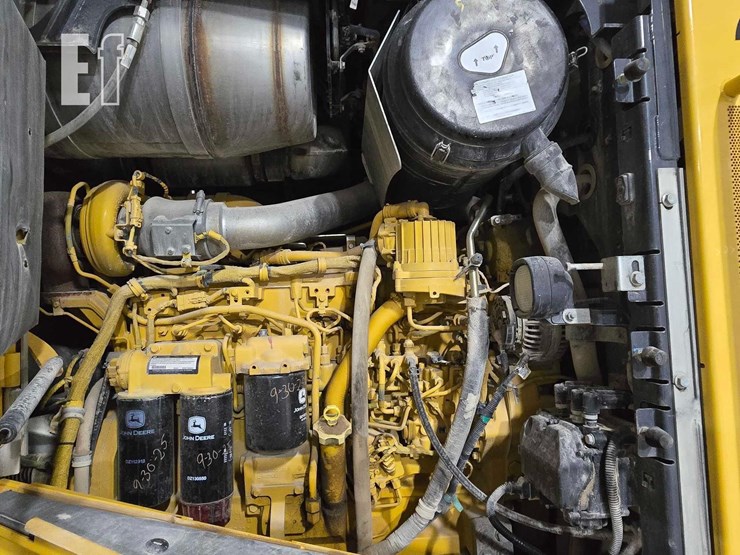 2017-deere-644k-image-24