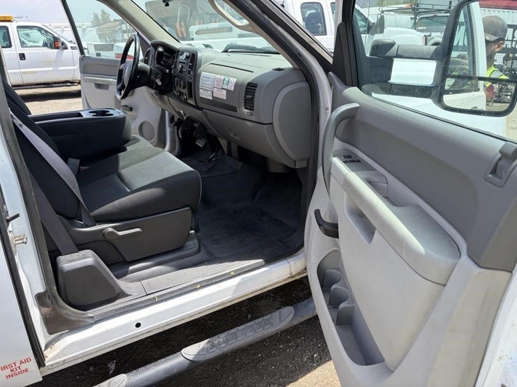 2012-gmc-sierra-2500-image-10