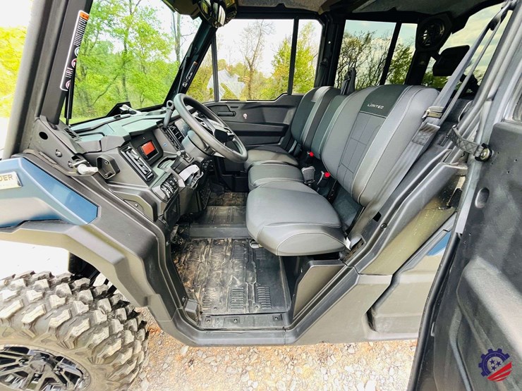 2026-can-am-defender-limited-hd11-triple-image-49