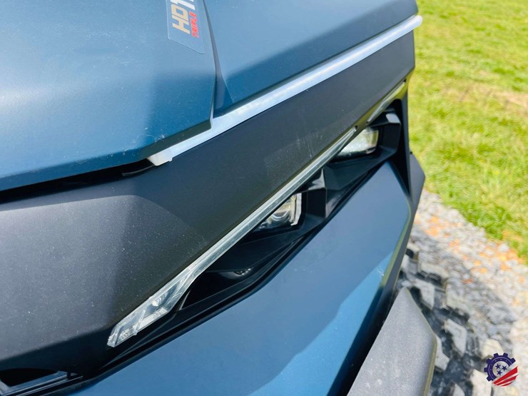 2026-can-am-defender-limited-hd11-triple-image-17