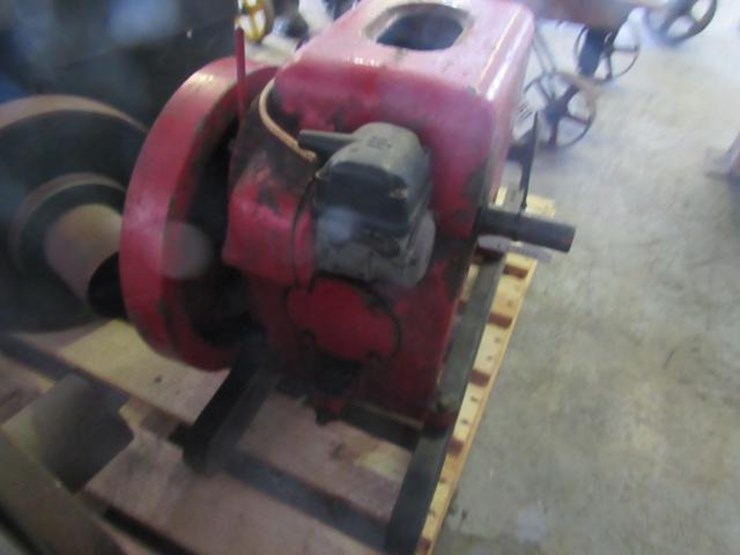 international-hit-&-miss-engine-image-3