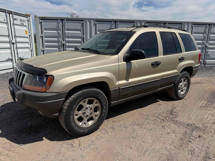 2001-jeep-grand-cherokee-laredo-image-1