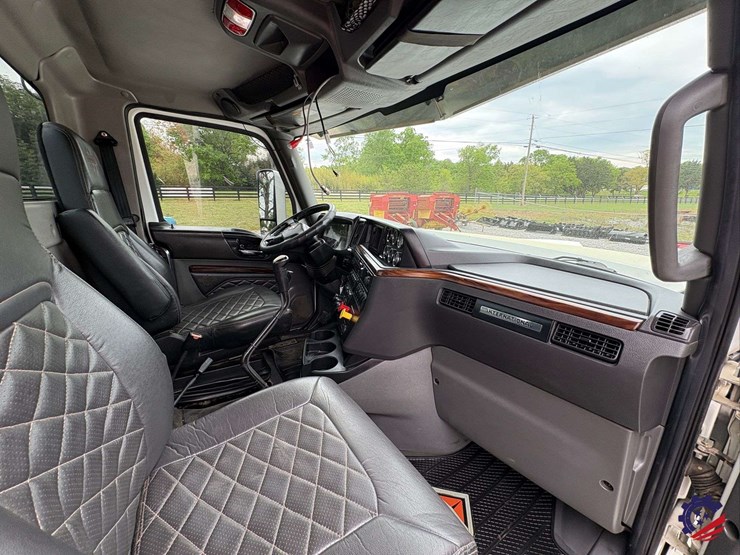 2024-international-hx520-image-73