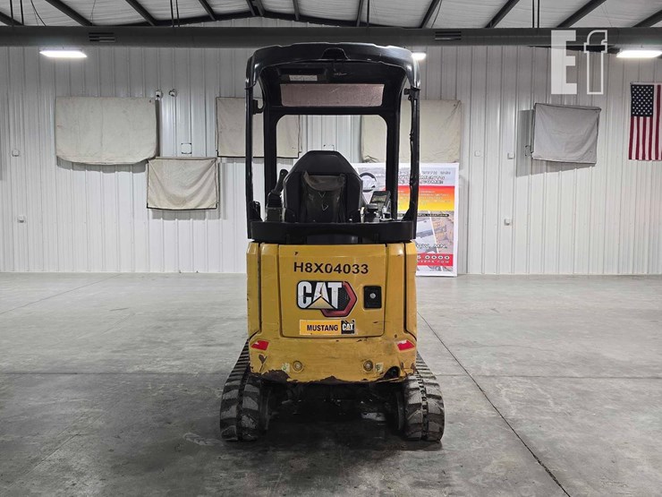 2021-caterpillar-301.8-image-8