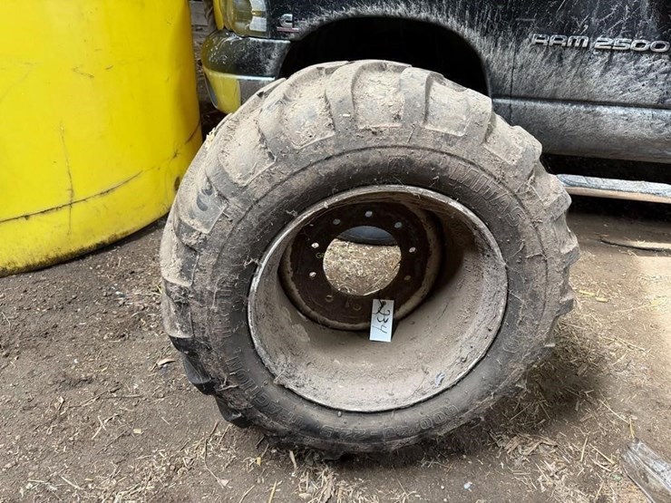 10-bolt-600/40-22.5-float-tire-w/rim-image-1