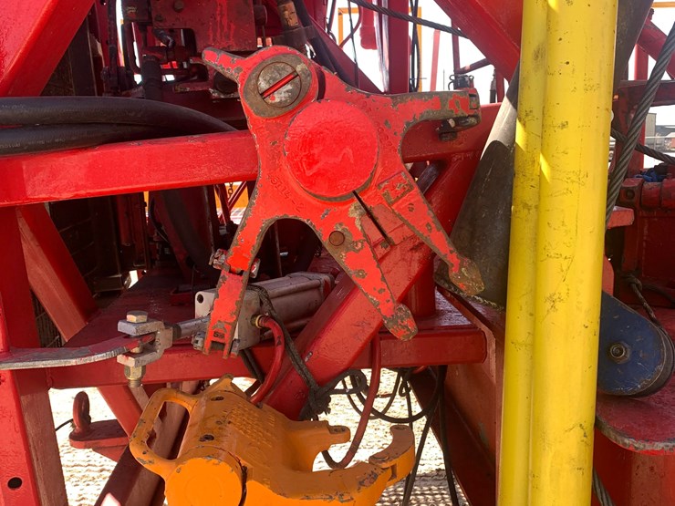 2012-caterpillar-c13-image-22