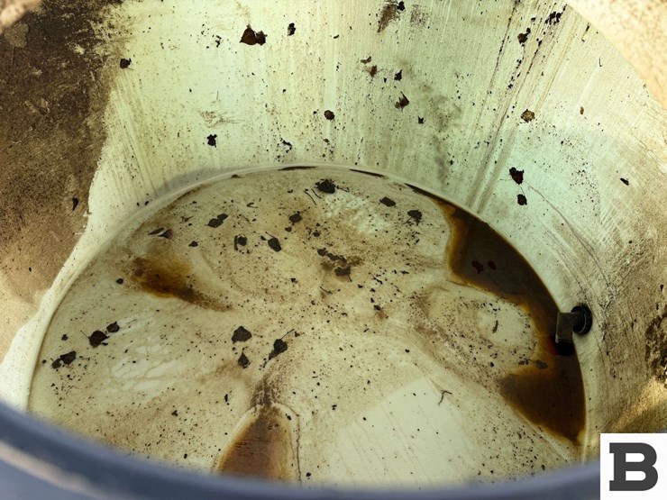 1550-gallon-round-poly-fertilizer-tank-image-4