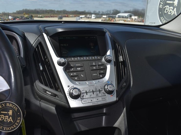 2013-chevrolet-equinox-lt-image-16