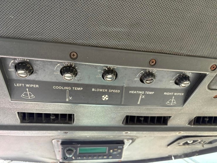 1981-john-deere-4840-image-27