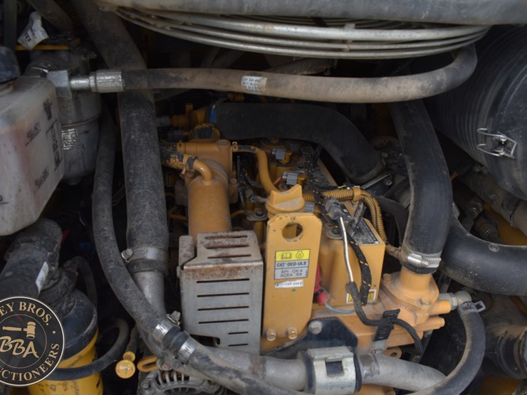 2017-caterpillar-259d-image-31