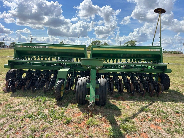 john-deere-750-image-4