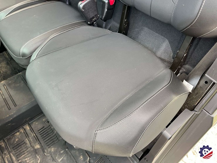 2026-can-am-defender-limited-hd11-triple-image-72