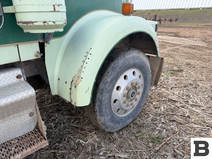 1984-kenworth-w900-image-27