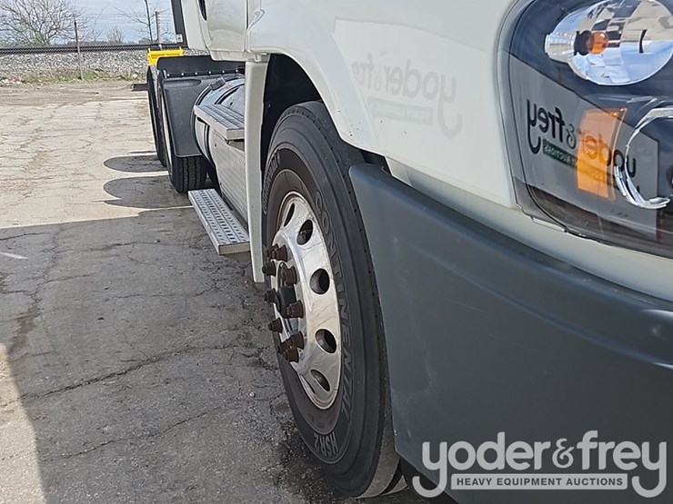 2019-freightliner-cascadia-125-image-25