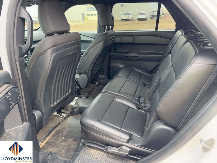 2020-ford-explorer-police-interceptor-image-25