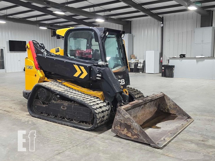 2021-jcb-3ts-8t-image-2